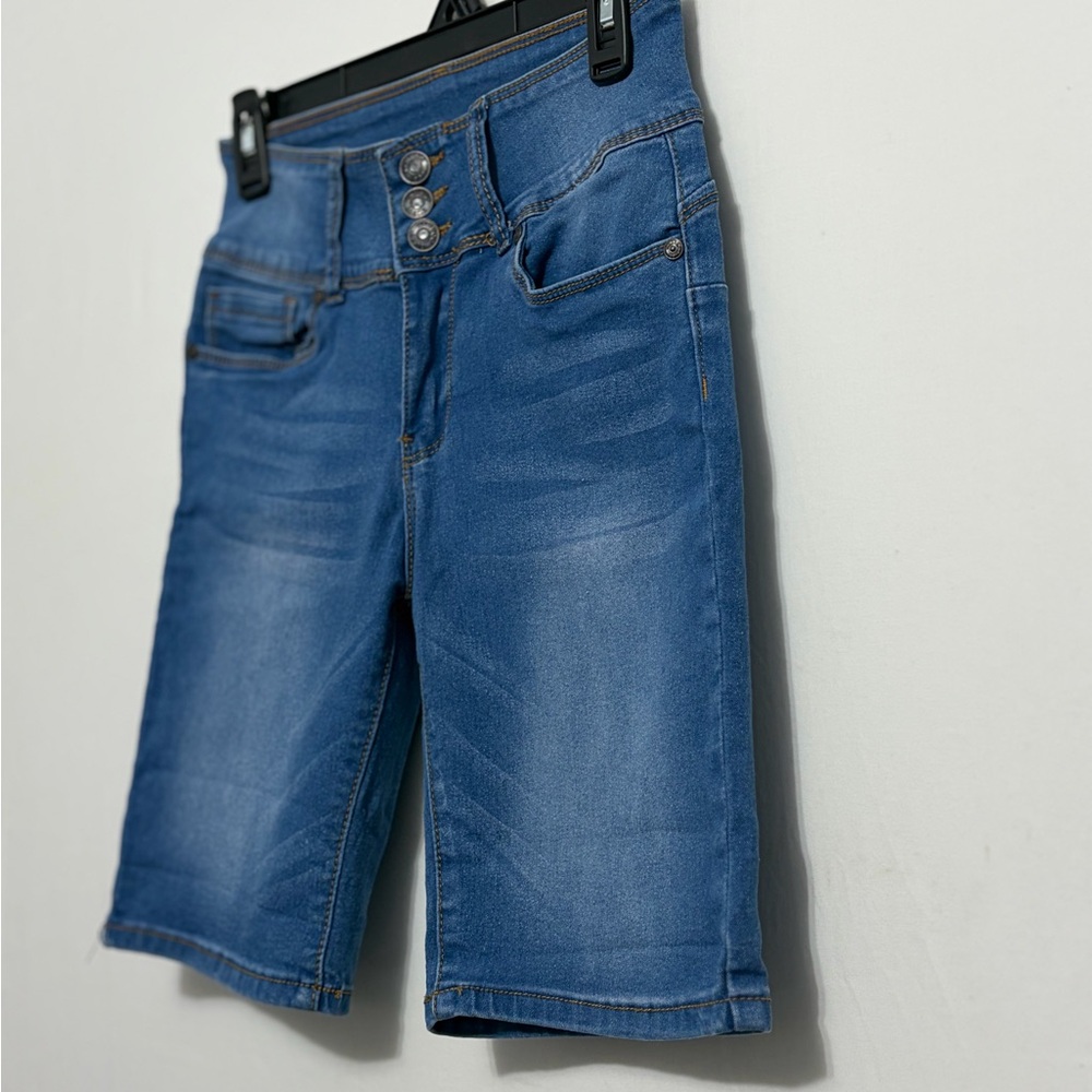 Bamboo Jeans Denim women’s Size 9/10 Bermuda Shorts High Rise Stretch(A306)✨